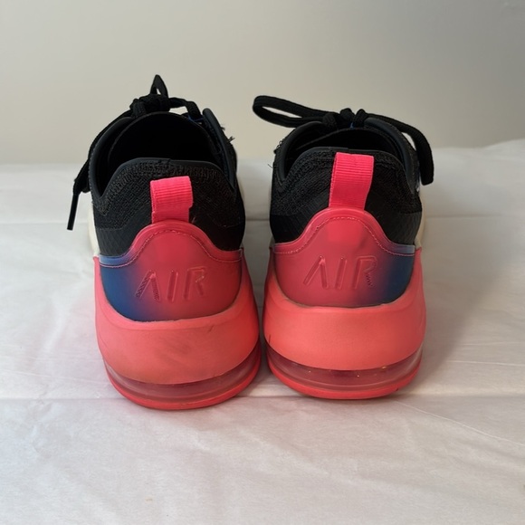 Nike Air Max Motion 2 Black Hyper Pink Women Size 8.5 Running Gym Workout Shoe - Picture 3 of 9